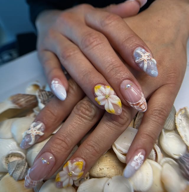 Outline & Animal Print Nail Art